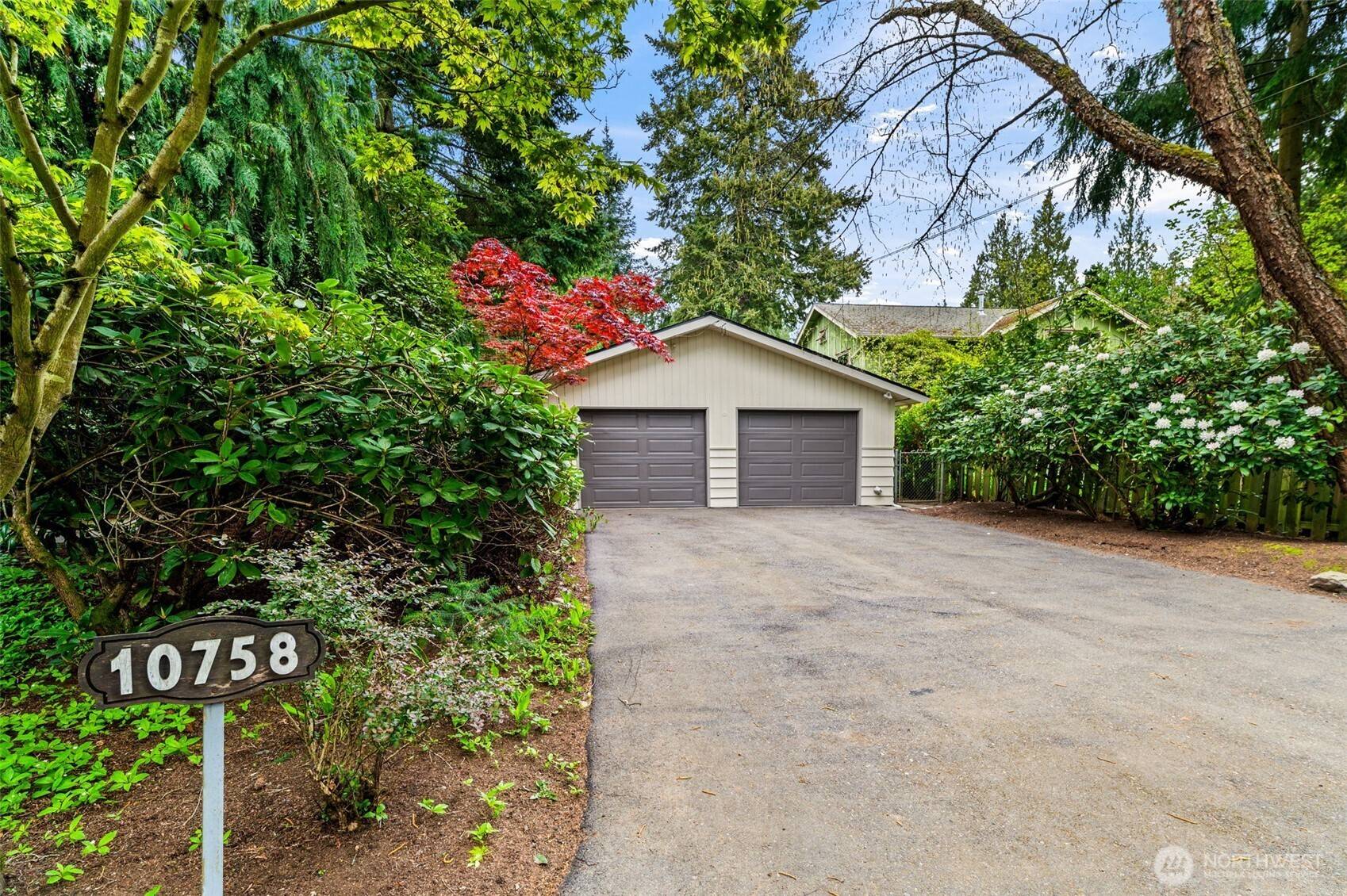 10758 Ashworth AVE N, Seattle, WA 98133