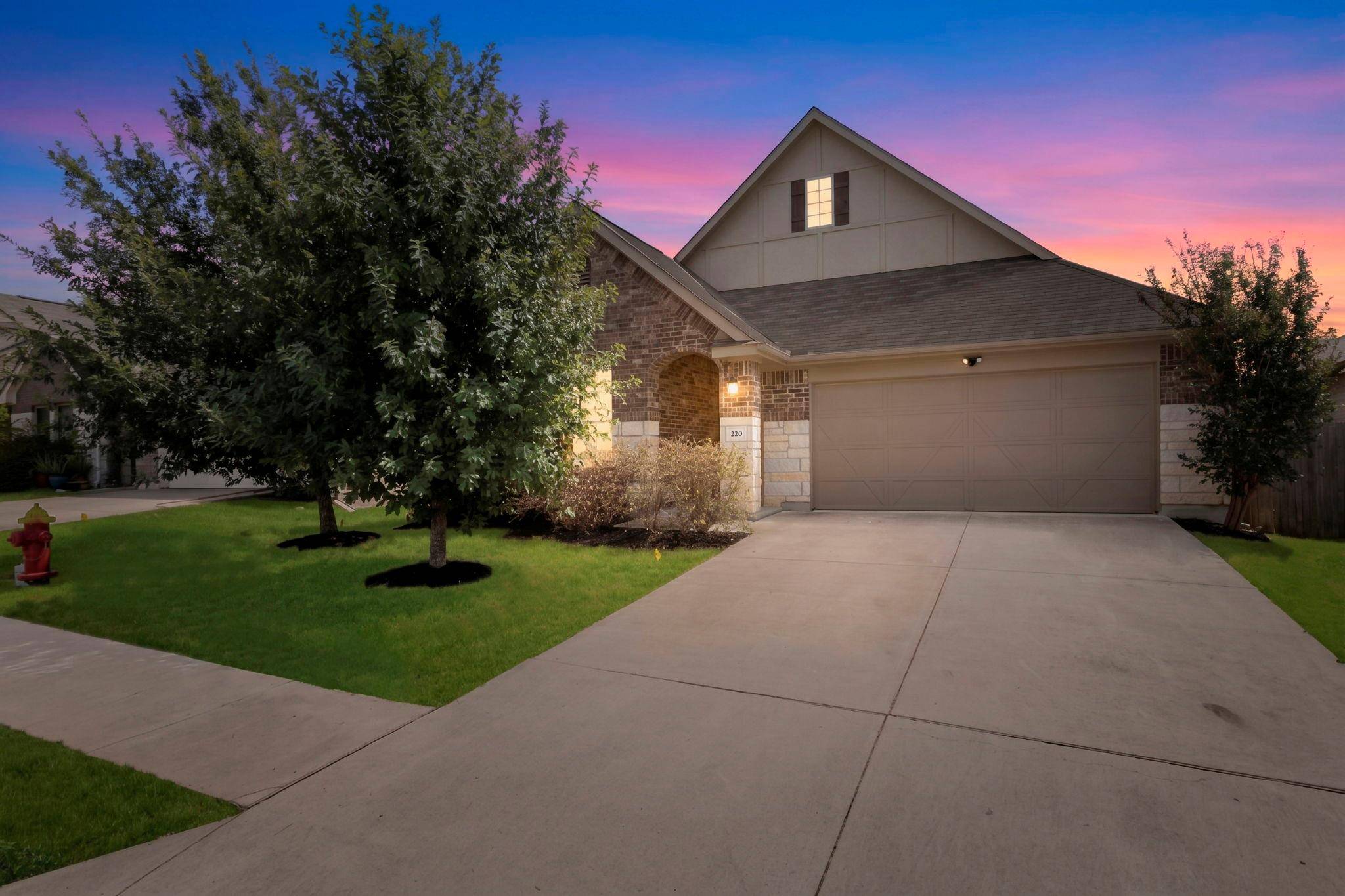 220 Algaroba LOOP, Buda, TX 78610