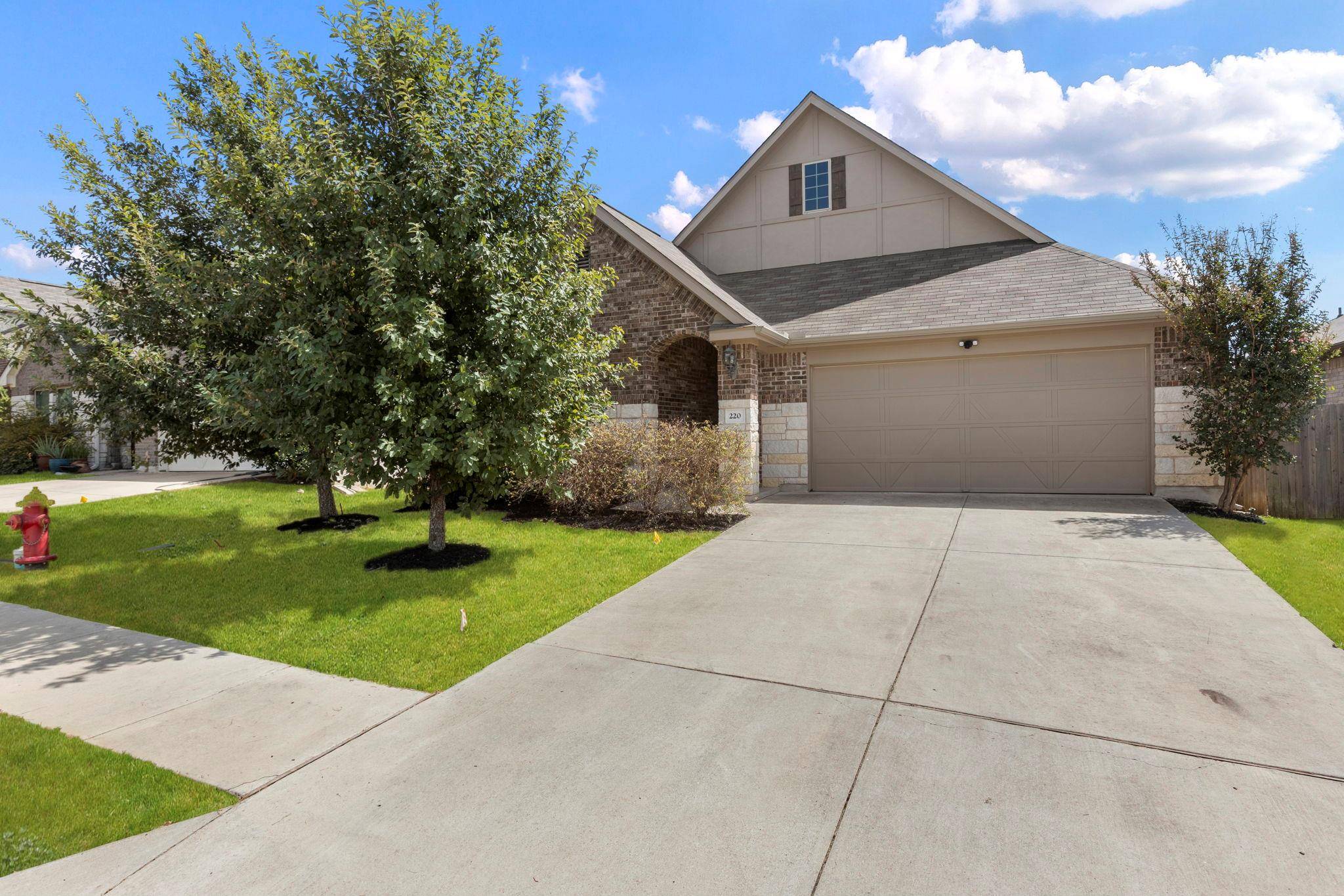 220 Algaroba LOOP, Buda, TX 78610