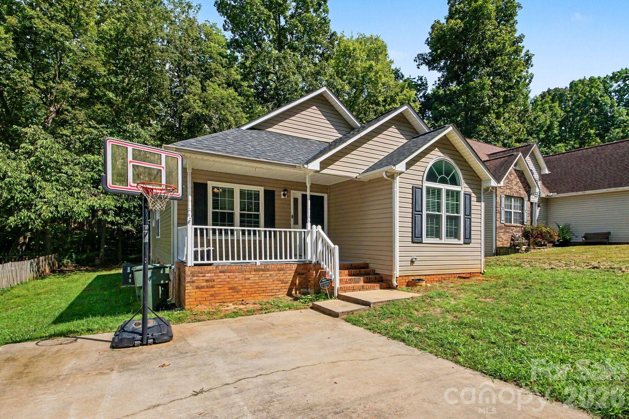 1560 Cambridge Heights PL NW, Concord, NC 28027