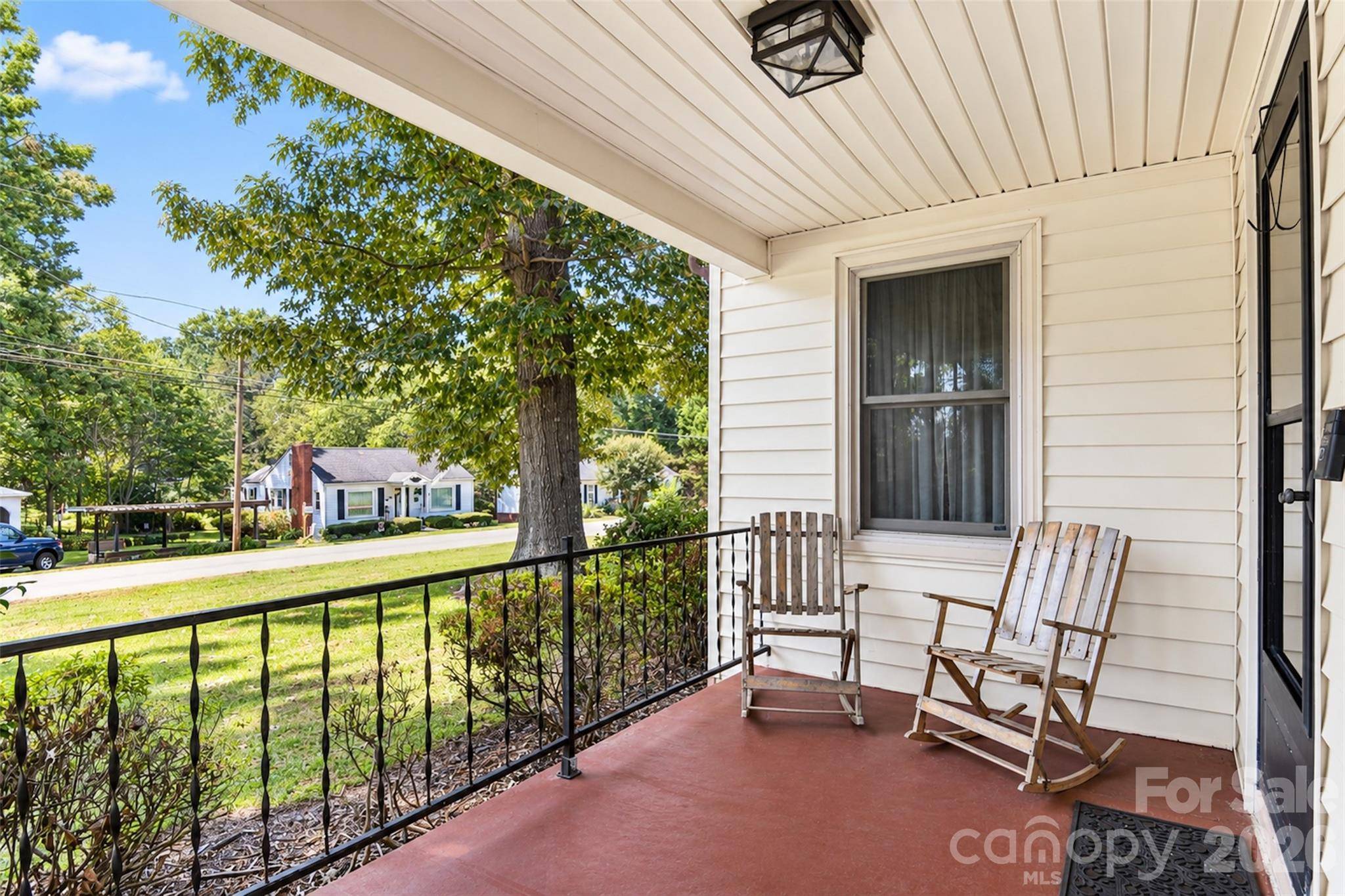 806 Applewood ST, Kannapolis, NC 28081