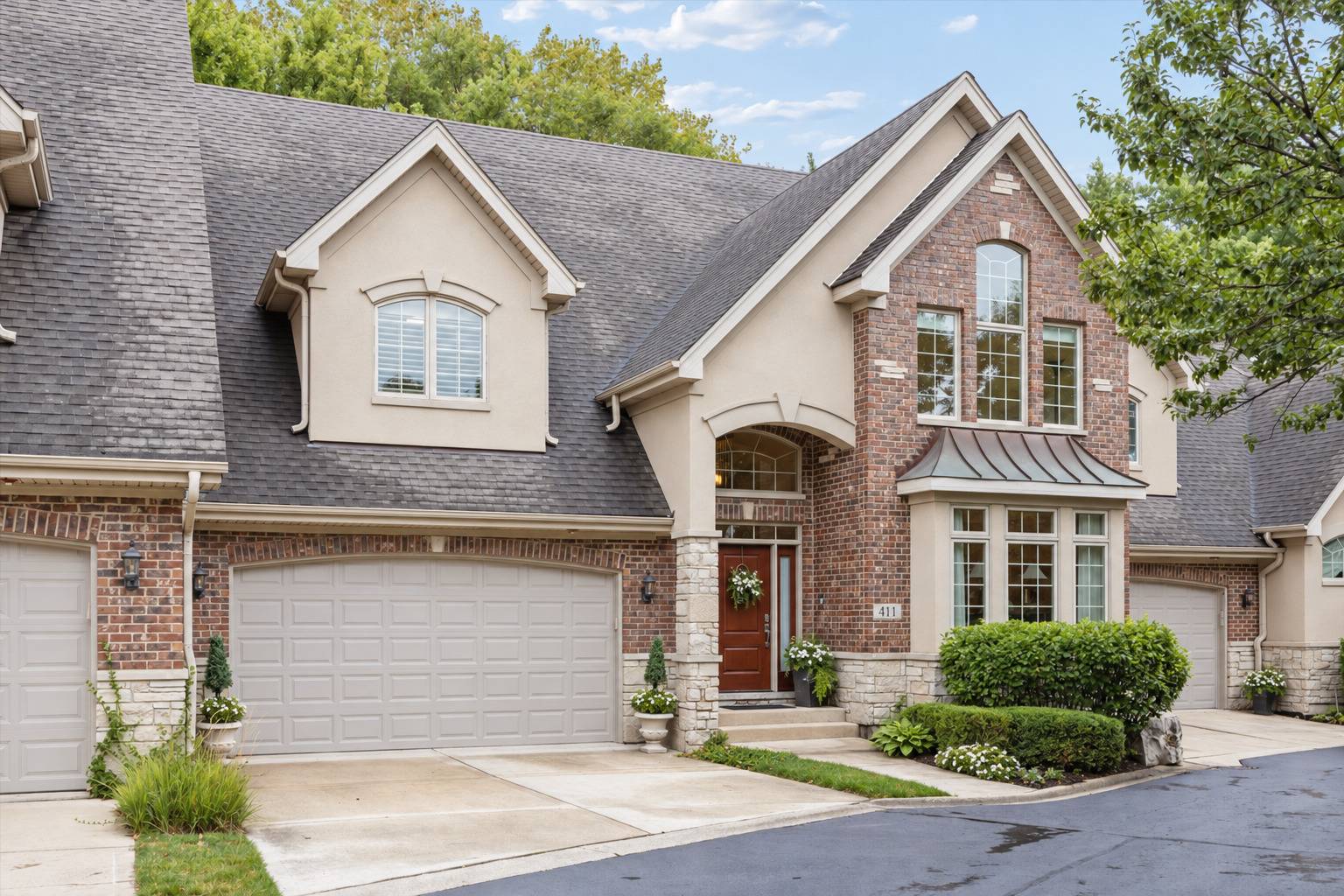 411 SKIPPING STONE LN #411, Hinsdale, IL 60521
