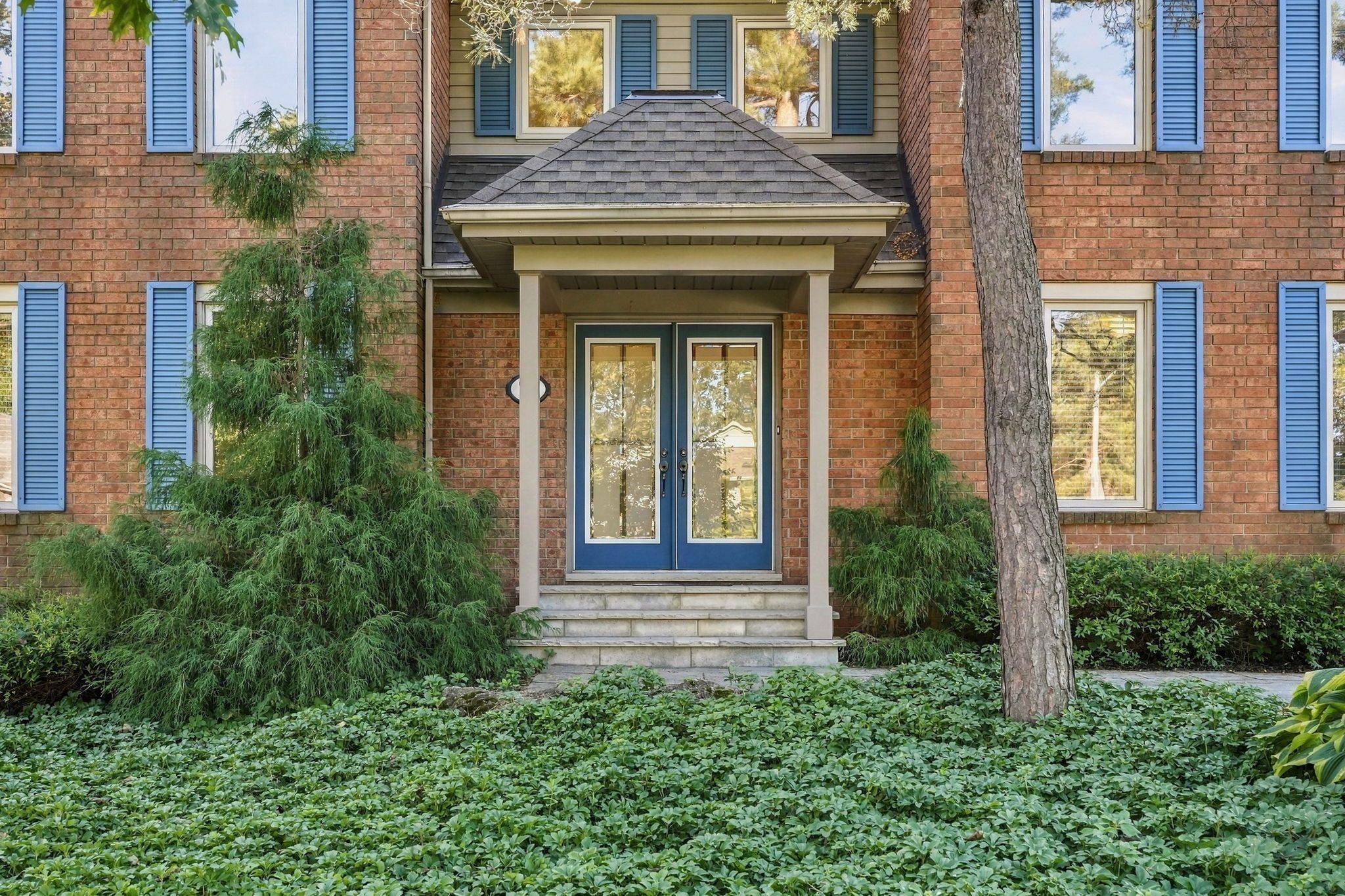 77 Flanders DR, Hamilton, ON L8B 0G6