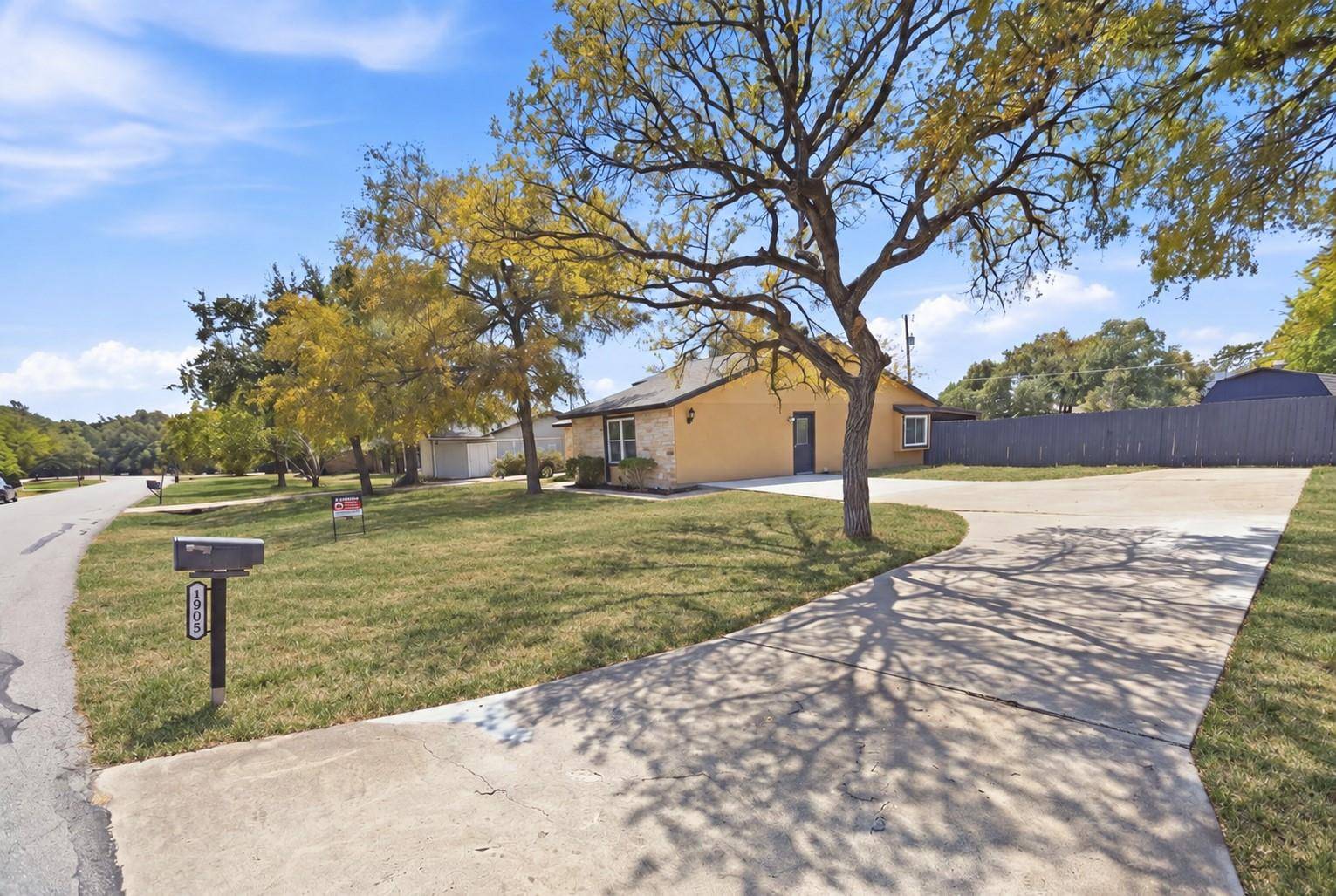 1903 S West DR, Leander, TX 78641