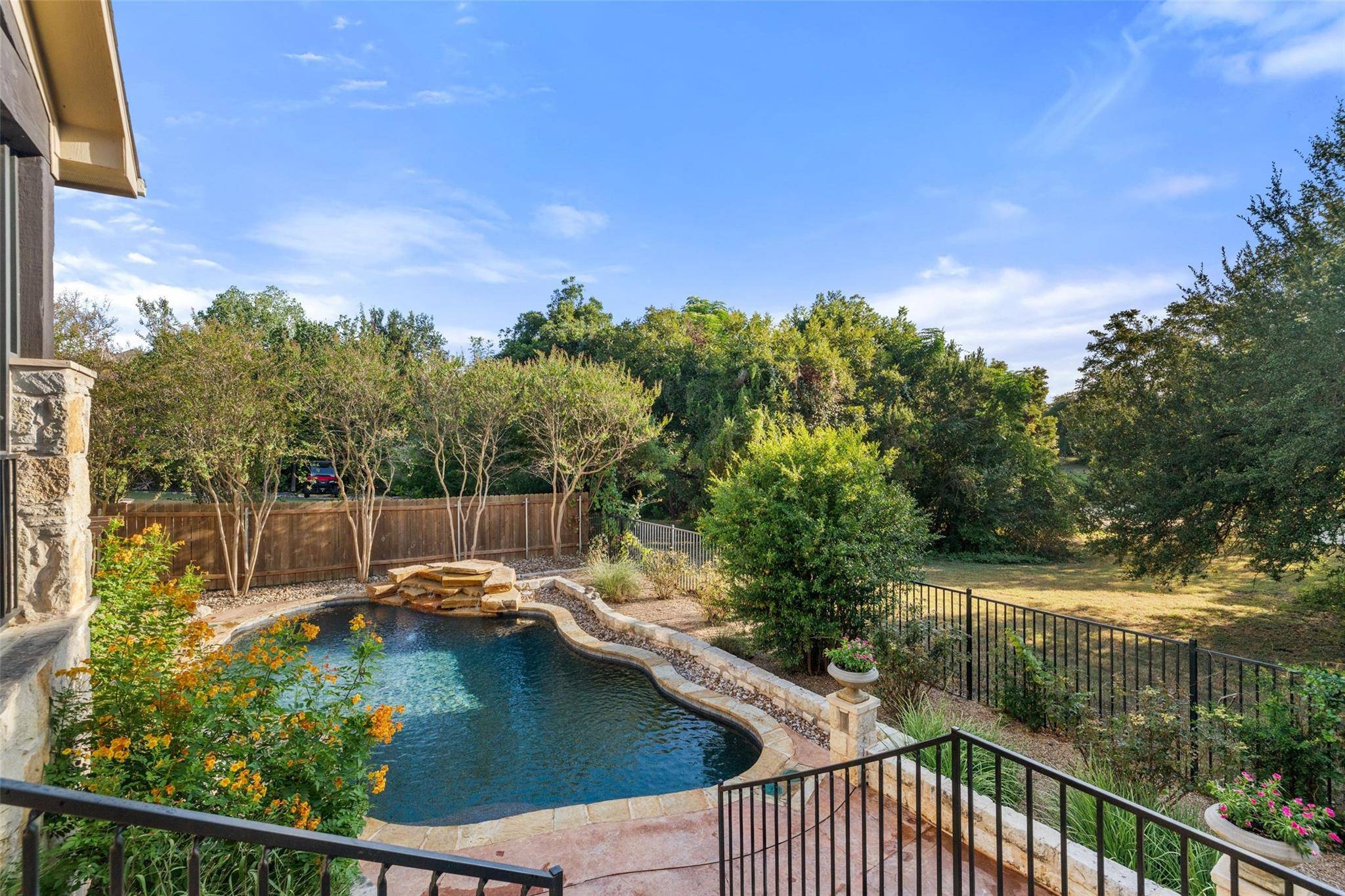 581 Aspen DR, Austin, TX 78737