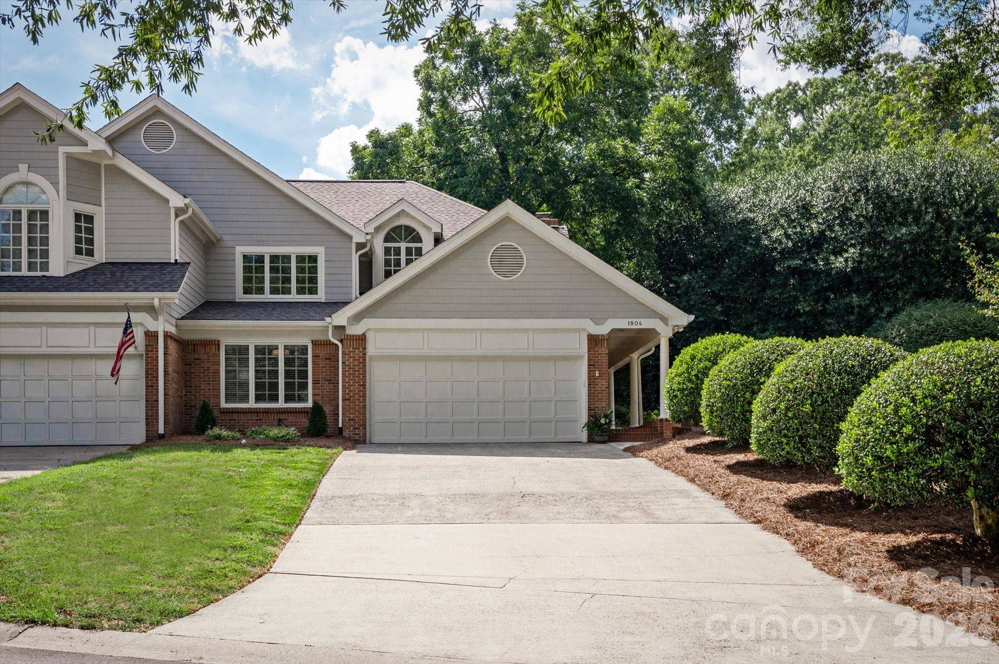 1804 Meadowood LN, Charlotte, NC 28211