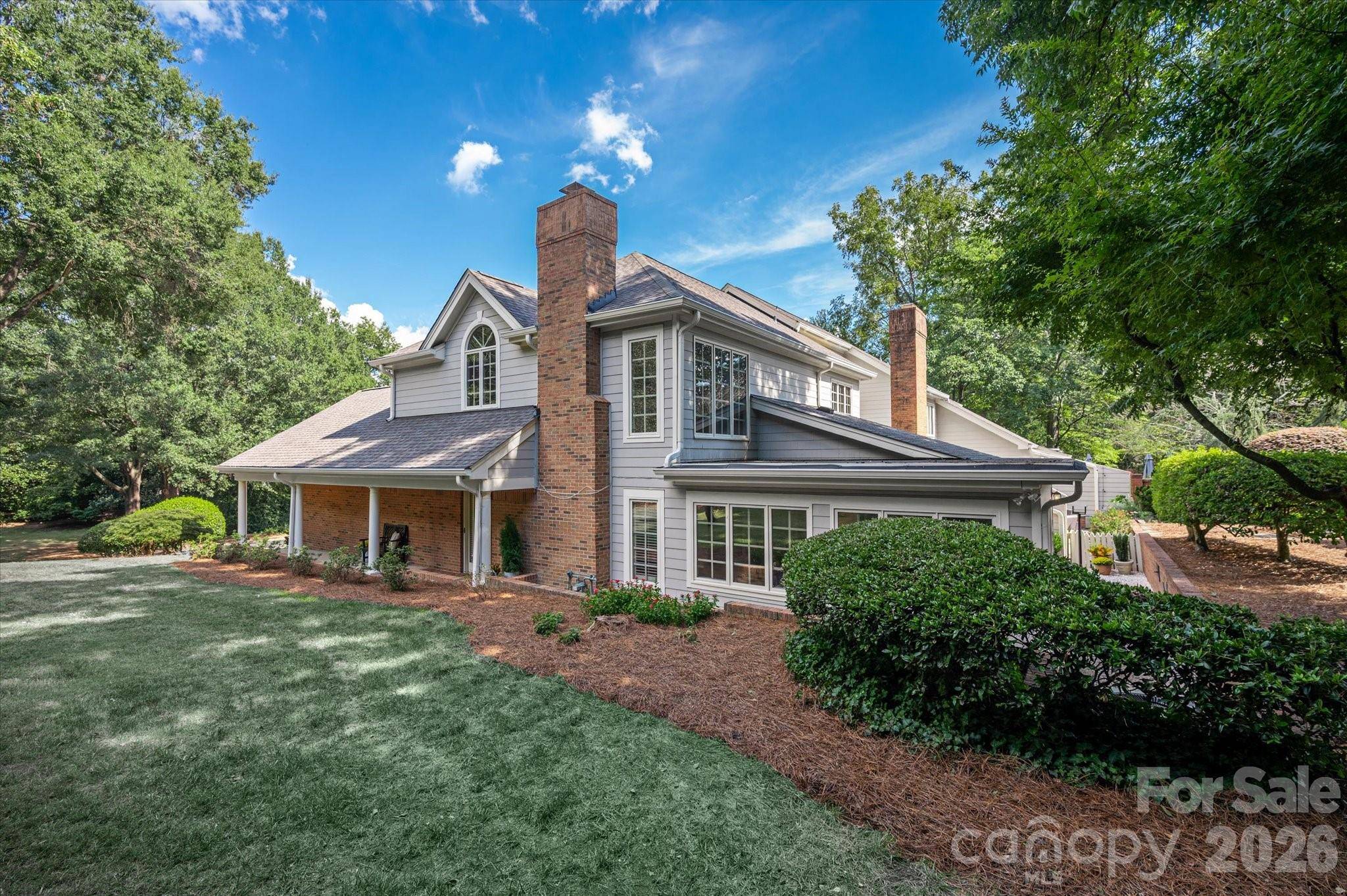 1804 Meadowood LN, Charlotte, NC 28211