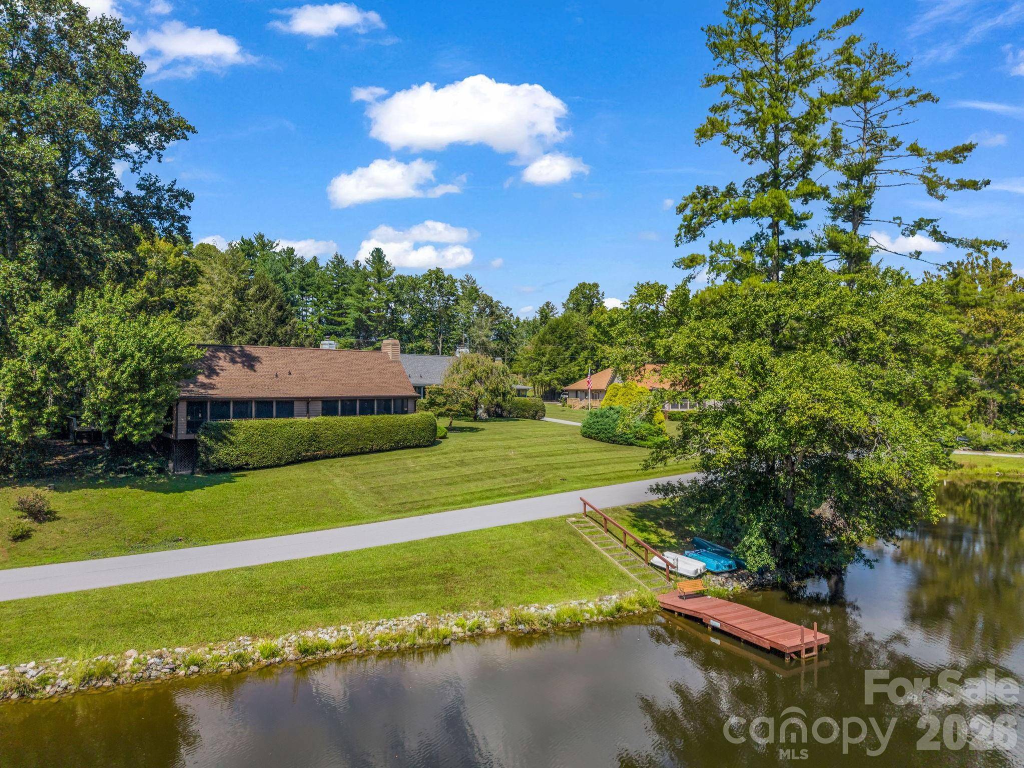 31 Willow WAY, Hendersonville, NC 28739