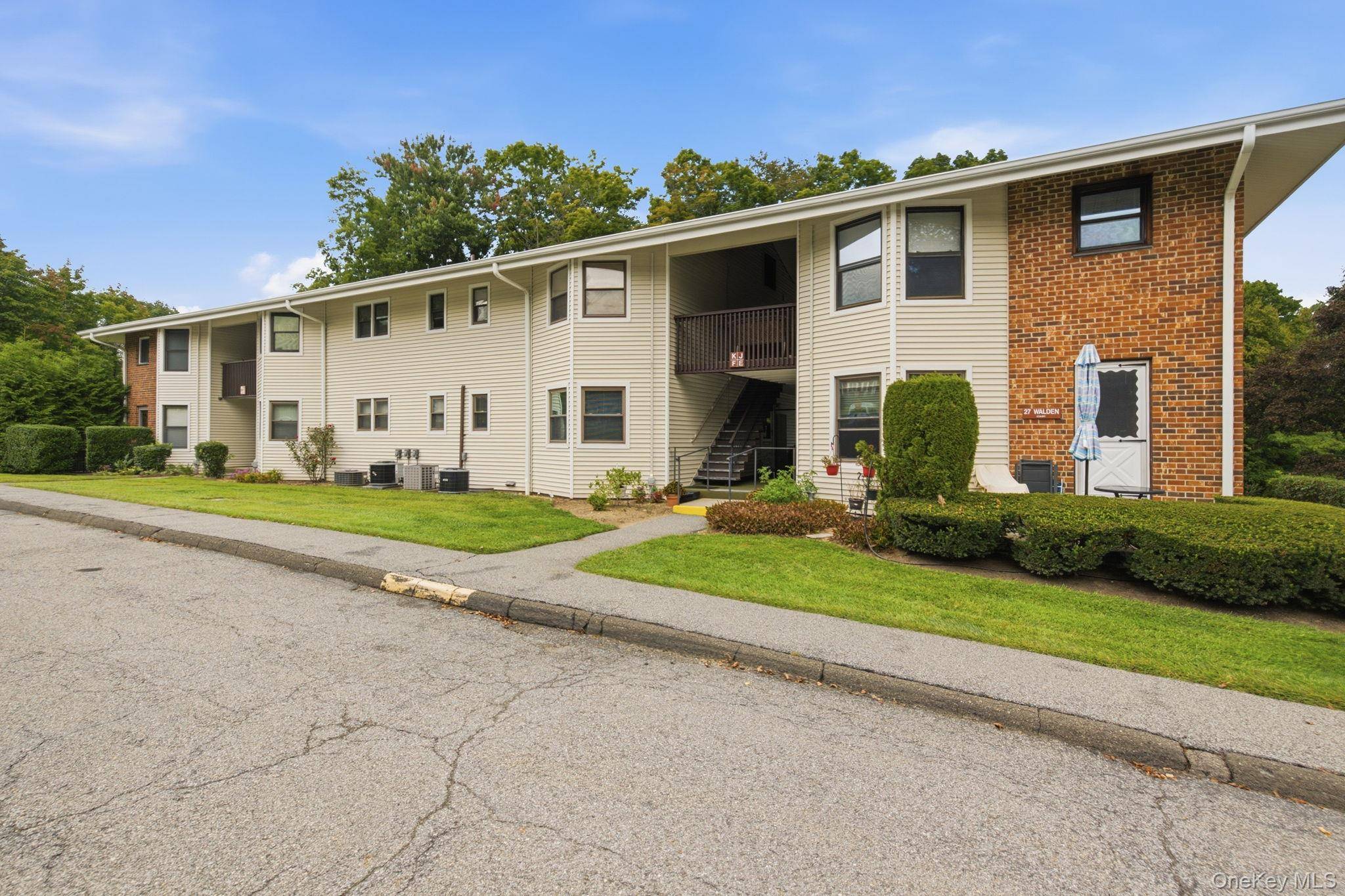 27 Walden CT #F, Yorktown Heights, NY 10598