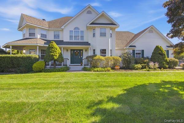 5 Old Neck CT, Manorville, NY 11949
