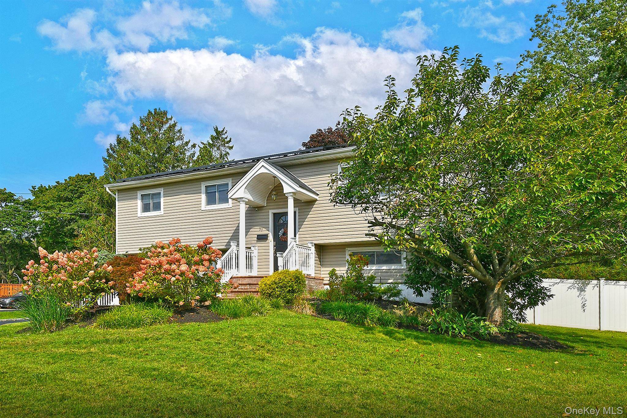 37 Euclid AVE, Dix Hills, NY 11746