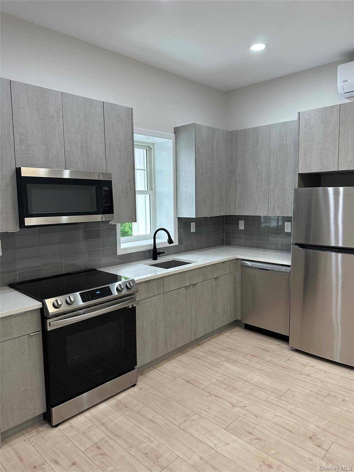54-58 Smith ST #54, Poughkeepsie, NY 12601