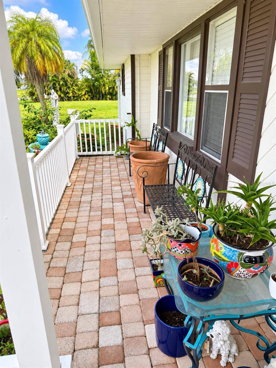 2727 NE 4TH PL, Cape Coral, FL 33909