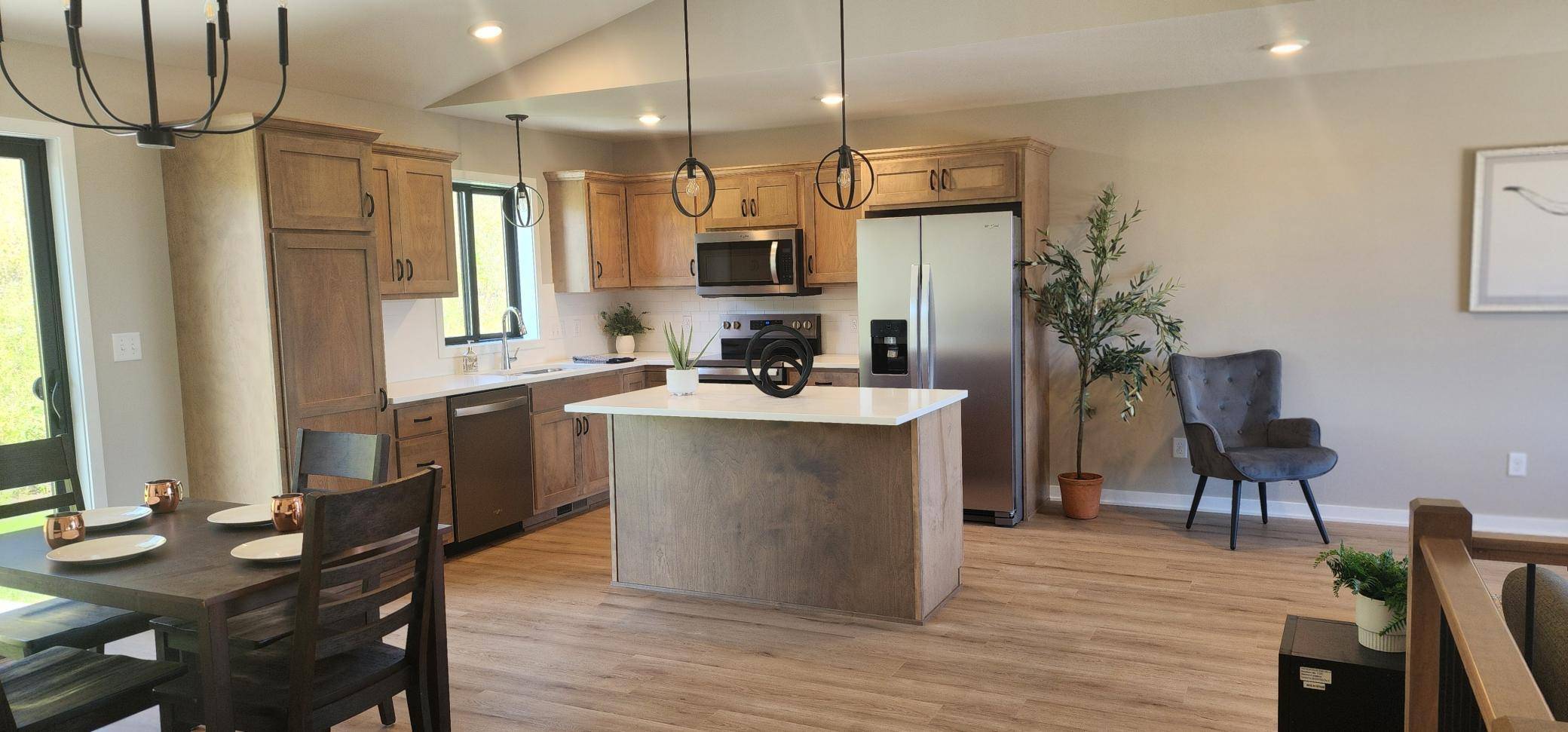 610 Mulligan DR, Zumbrota, MN 55992