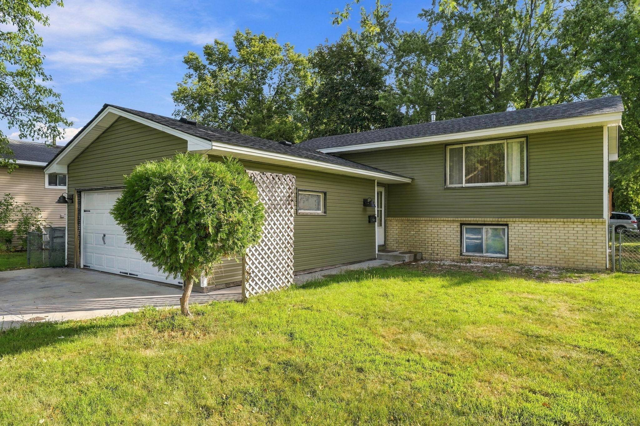 6900 Brunswick AVE N, Brooklyn Park, MN 55429