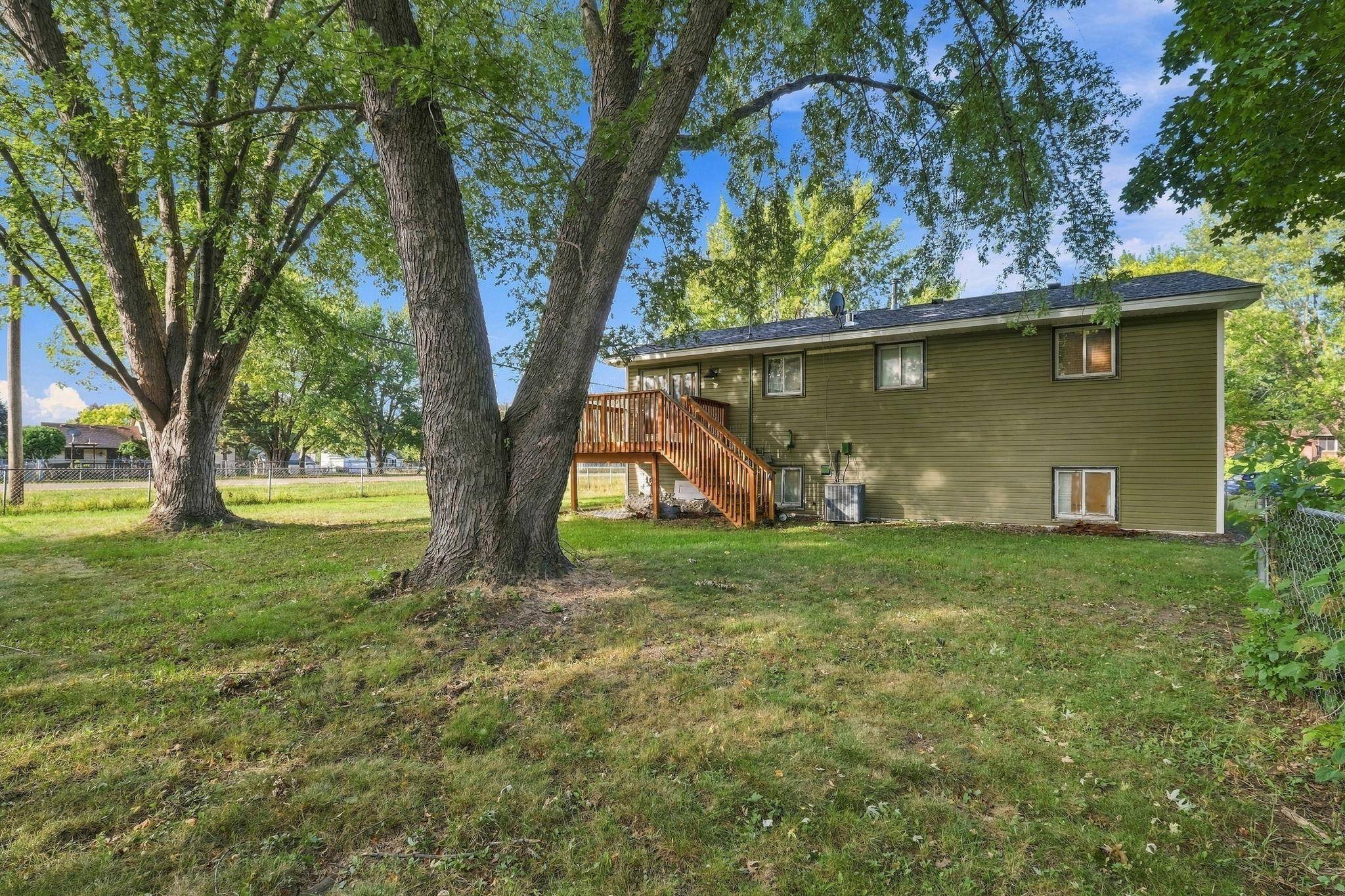 6900 Brunswick AVE N, Brooklyn Park, MN 55429
