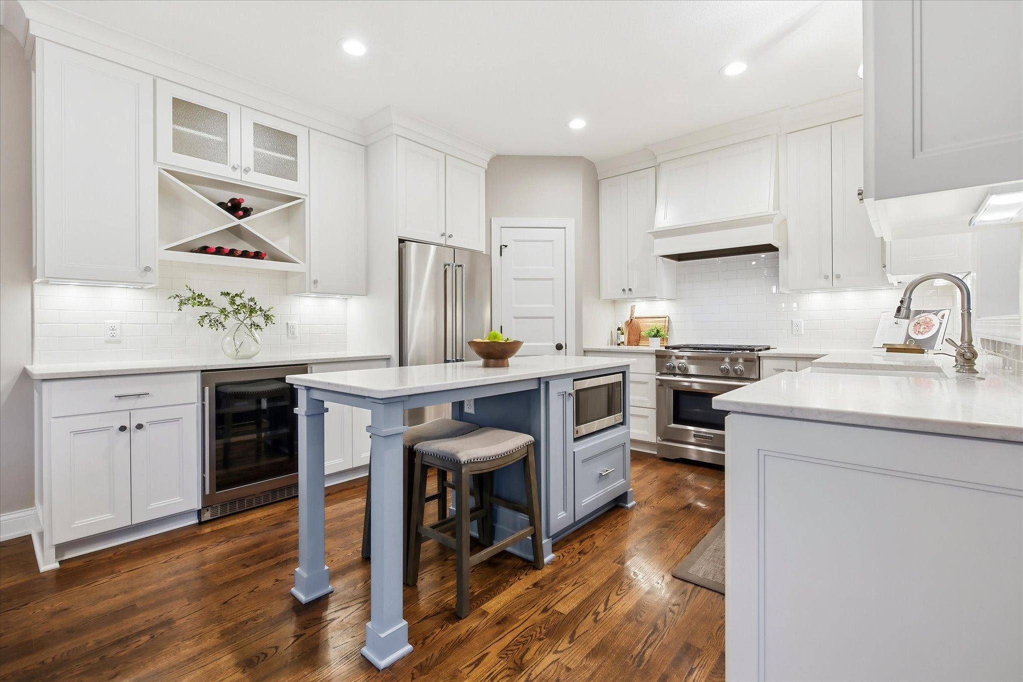 6808 Cambridge RD, Shakopee, MN 55379