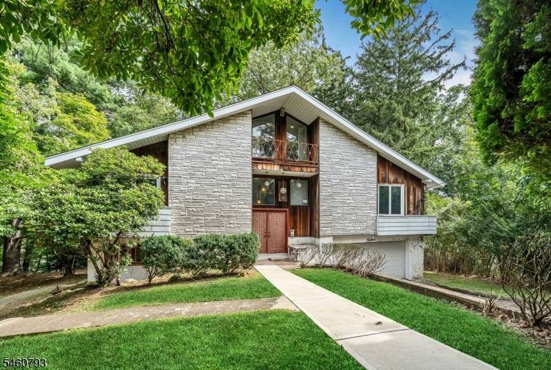 15 High Ct, Little Falls Twp., NJ 07424
