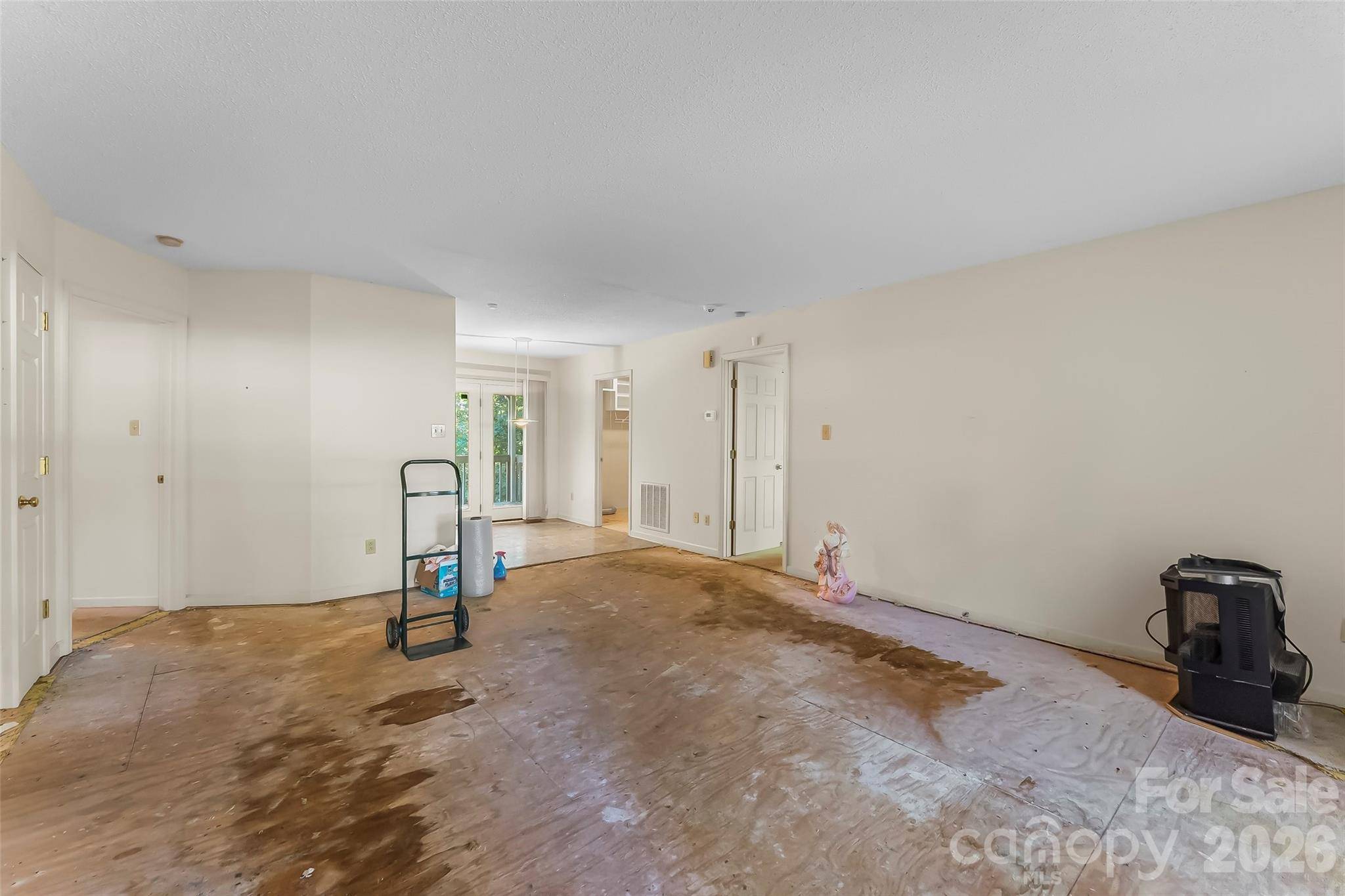 2524 Robinson RD, Newton, NC 28658