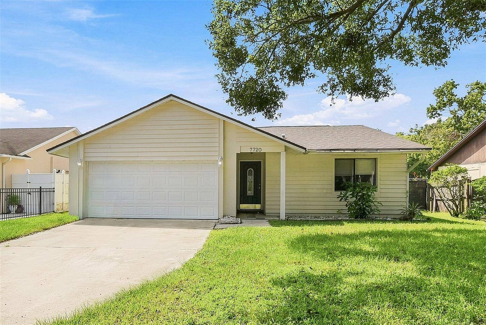 7720 LAKESIDE WOODS DR, Orlando, FL 32810