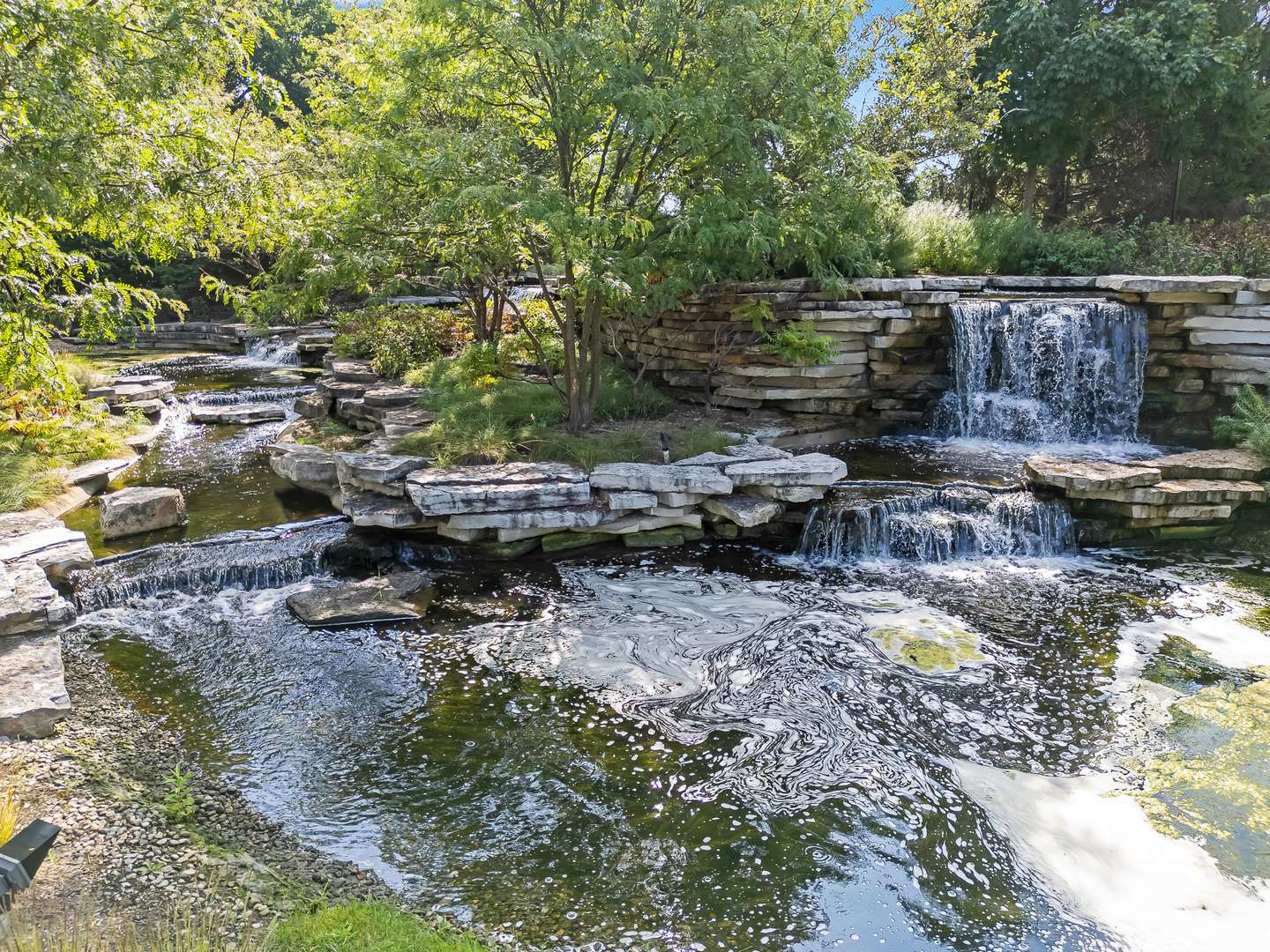 1753 Midwest Club Pkwy, Oak Brook, IL 60523