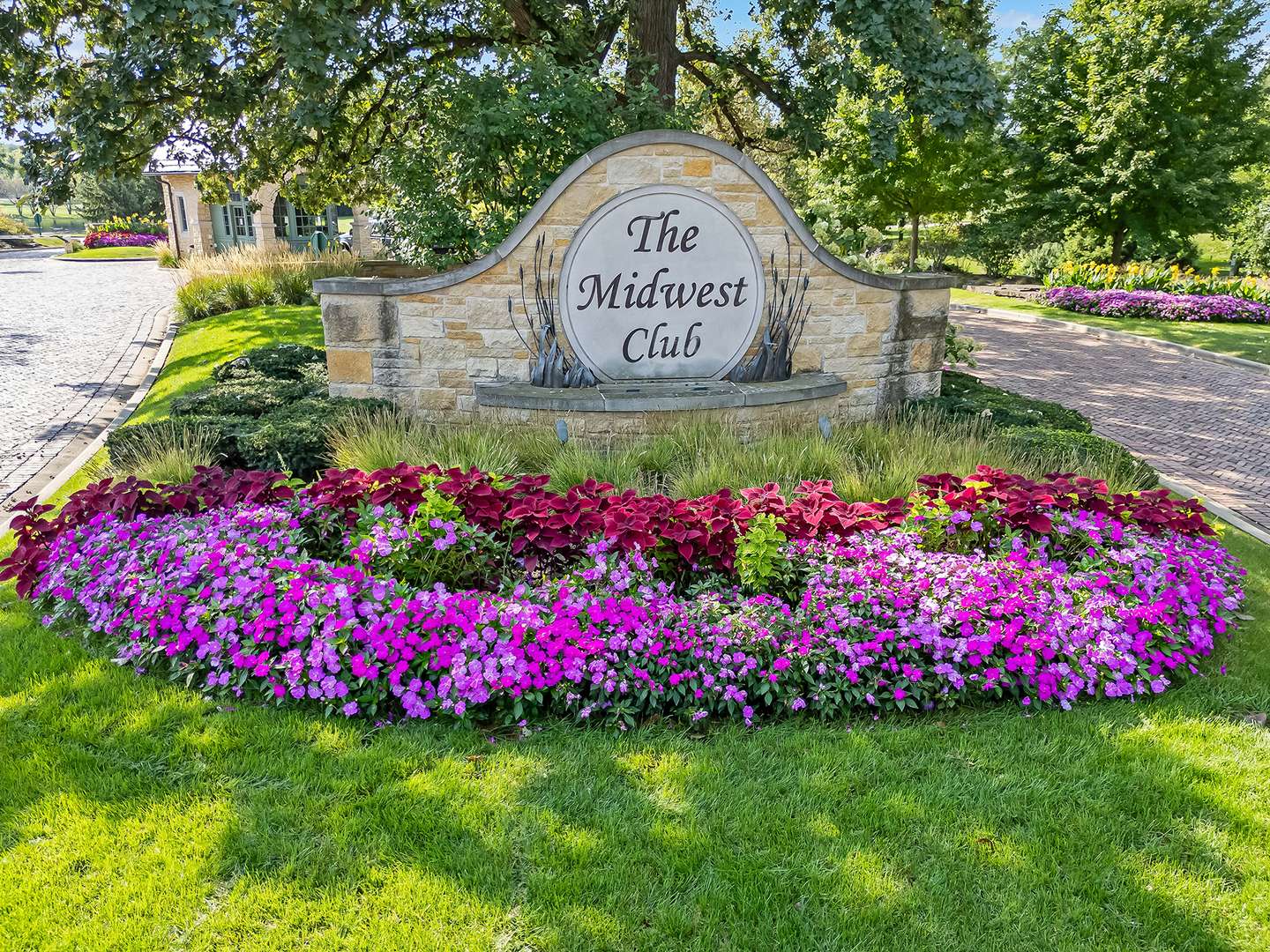 1753 Midwest Club Pkwy, Oak Brook, IL 60523