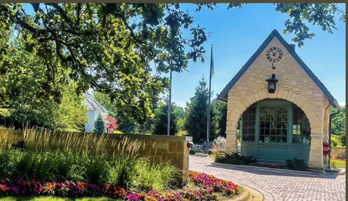 1751 Midwest Club Pkwy, Oak Brook, IL 60523