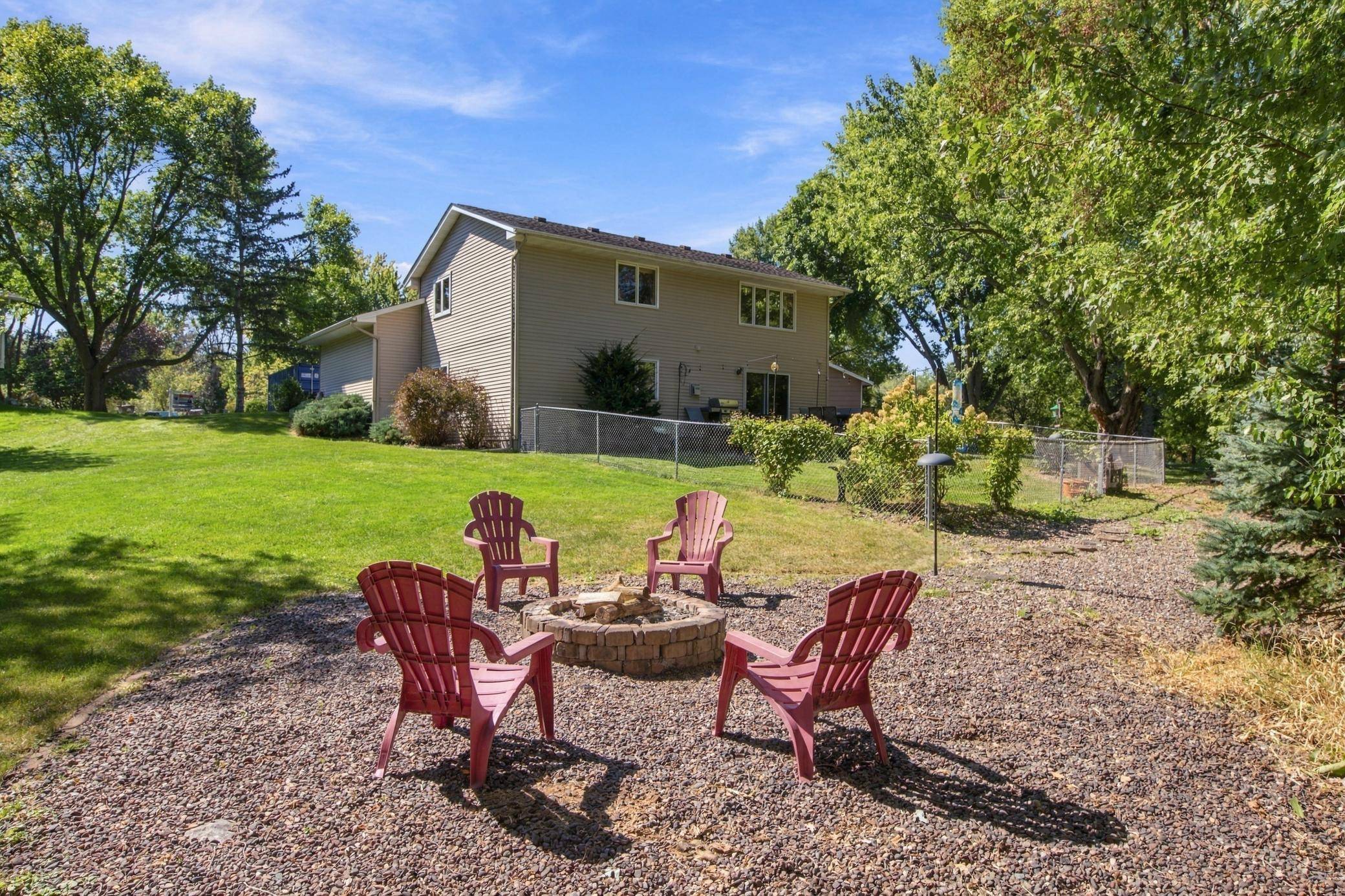7003 Park View LN, Eden Prairie, MN 55346