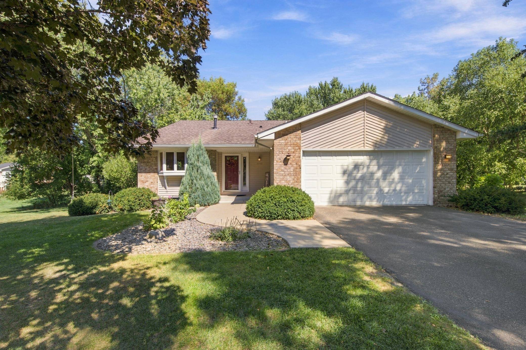 7003 Park View LN, Eden Prairie, MN 55346
