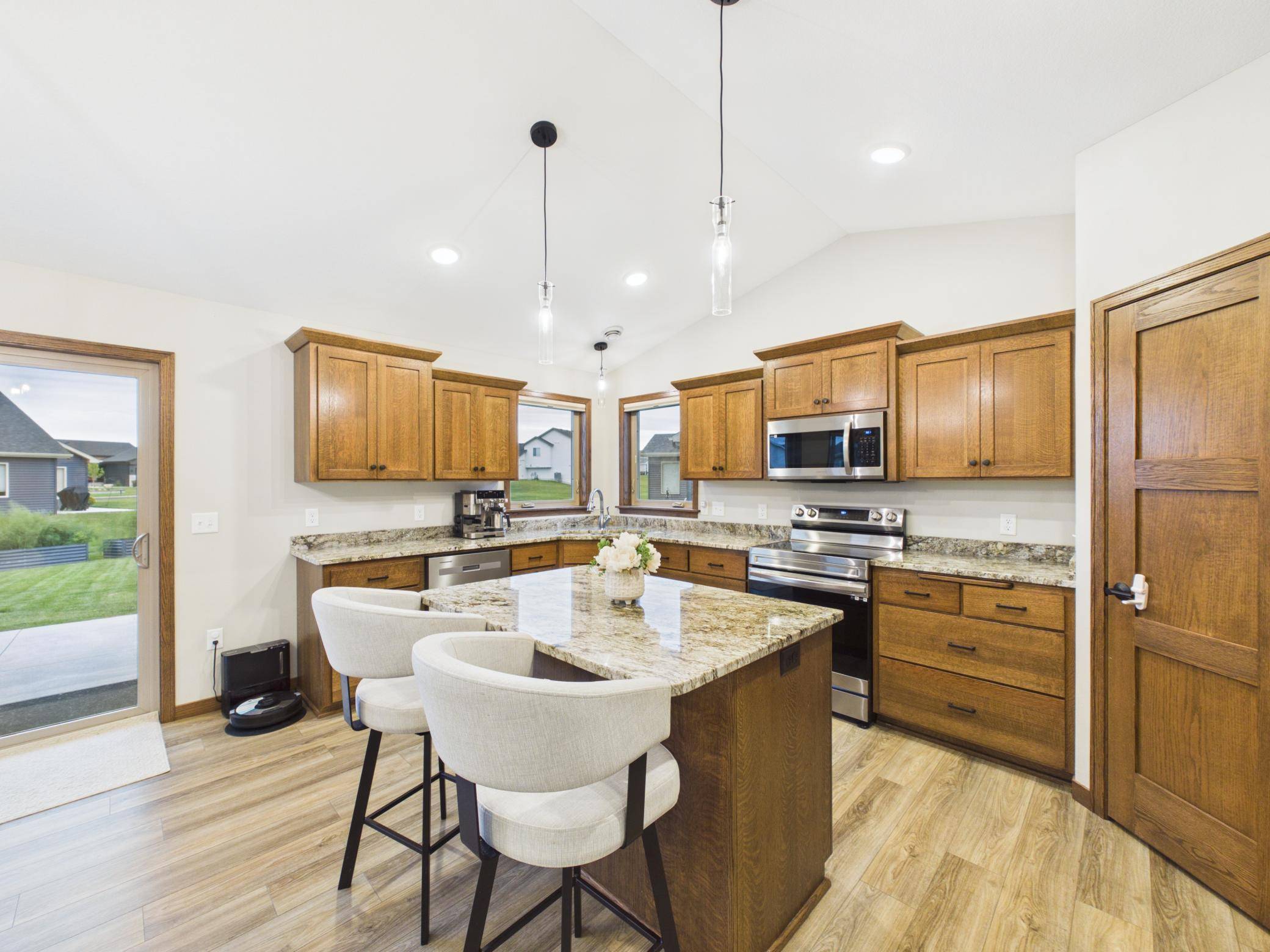 214 Woolgrass WAY, Avon, MN 56310