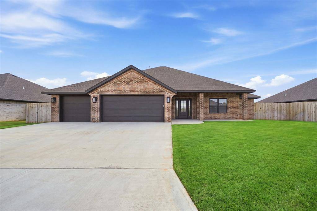 714 Sheryl LN, Altus, OK 73521