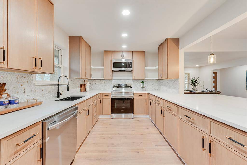 9726 Dartridge Drive, Dallas, TX 75238
