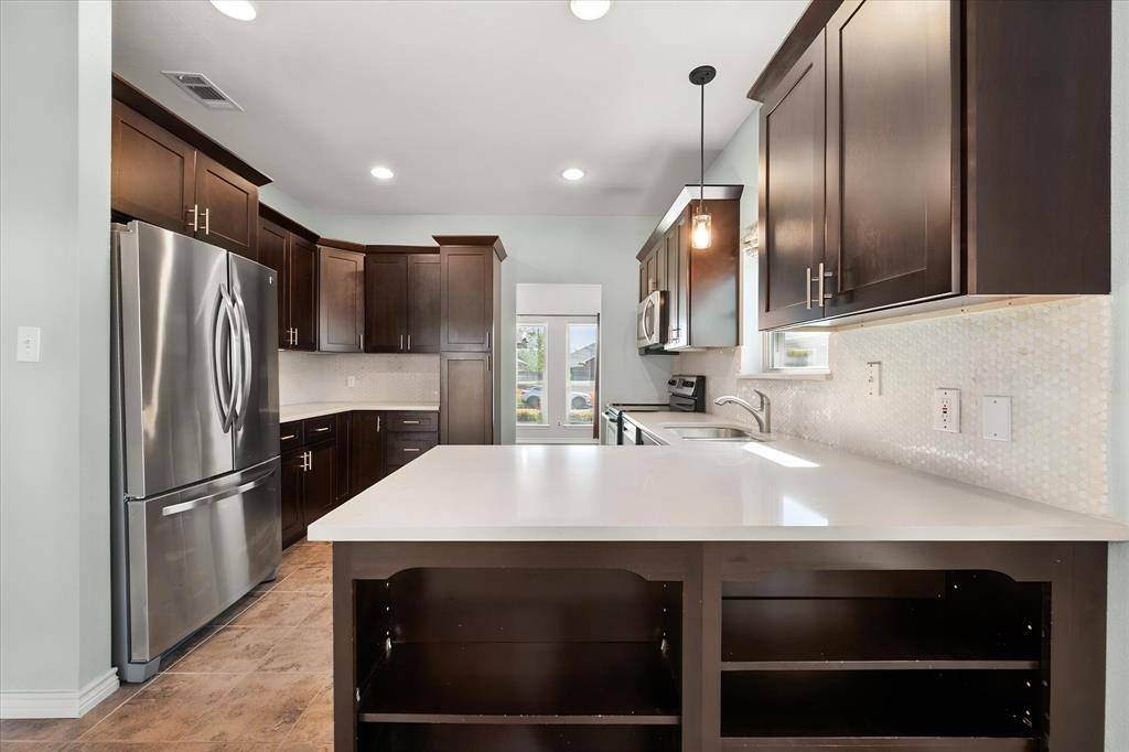 6222 St Leonard Drive, Arlington, TX 76001