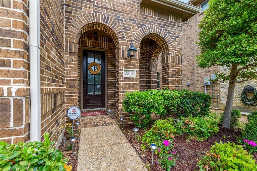 3513 Bans Crown Boulevard, Lewisville, TX 75056