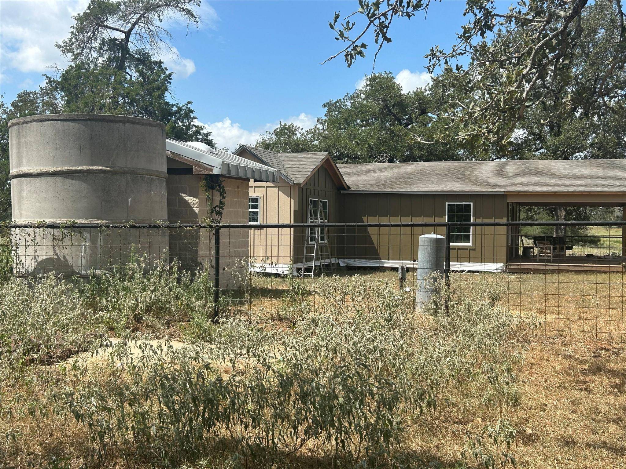 2238 Flash CIR, Luling, TX 78648