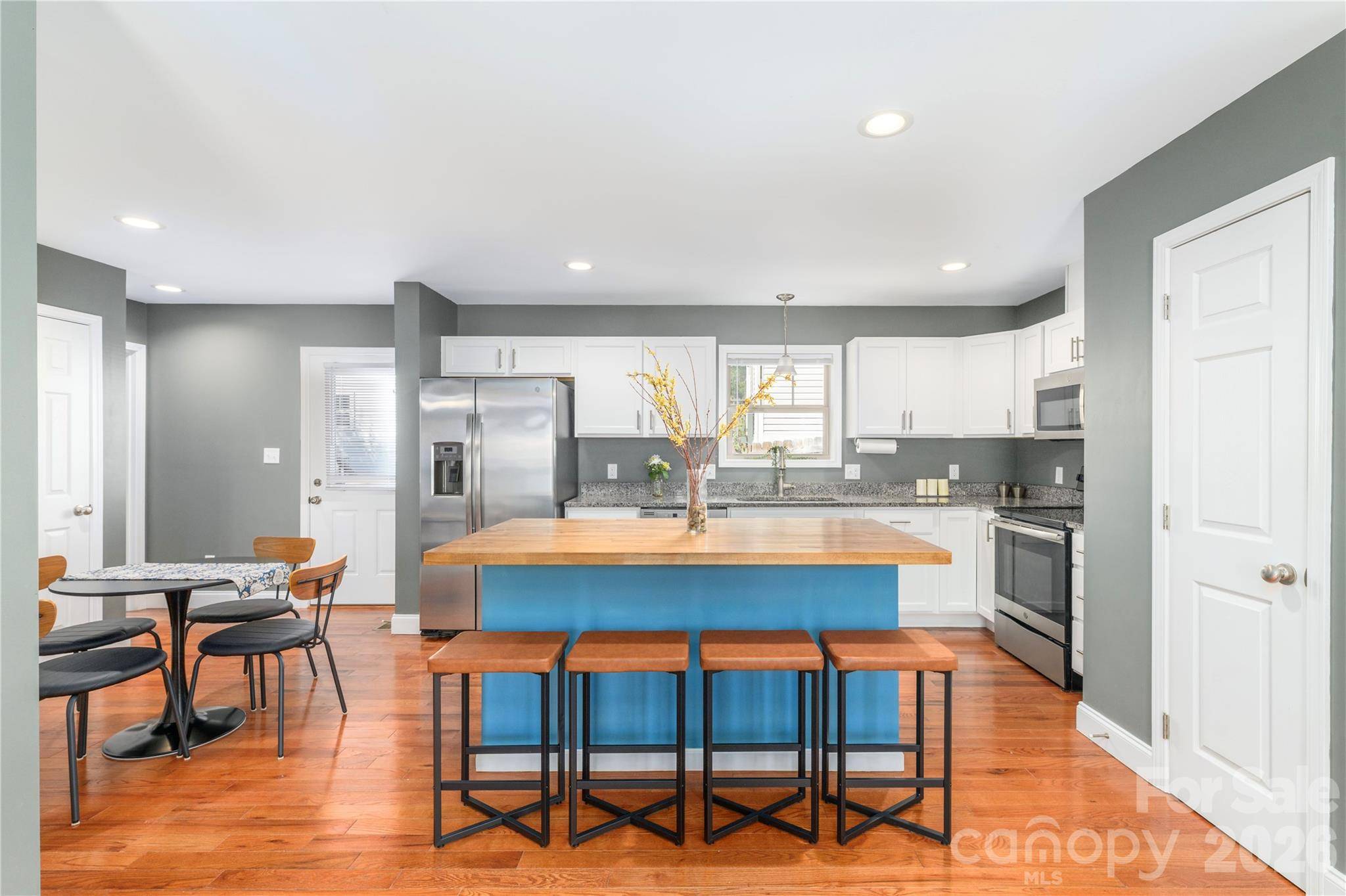5 Declan DR, Weaverville, NC 28787