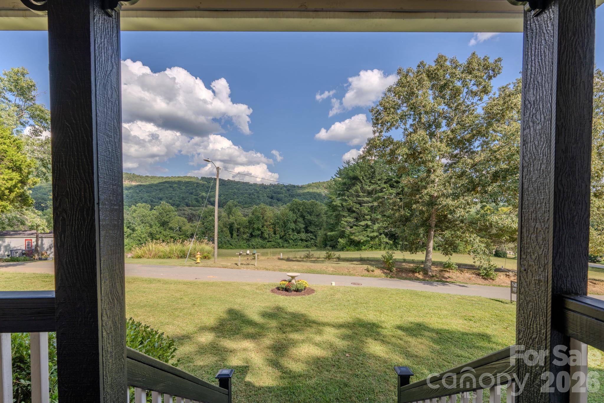 540 Old Haw Creek RD, Asheville, NC 28805