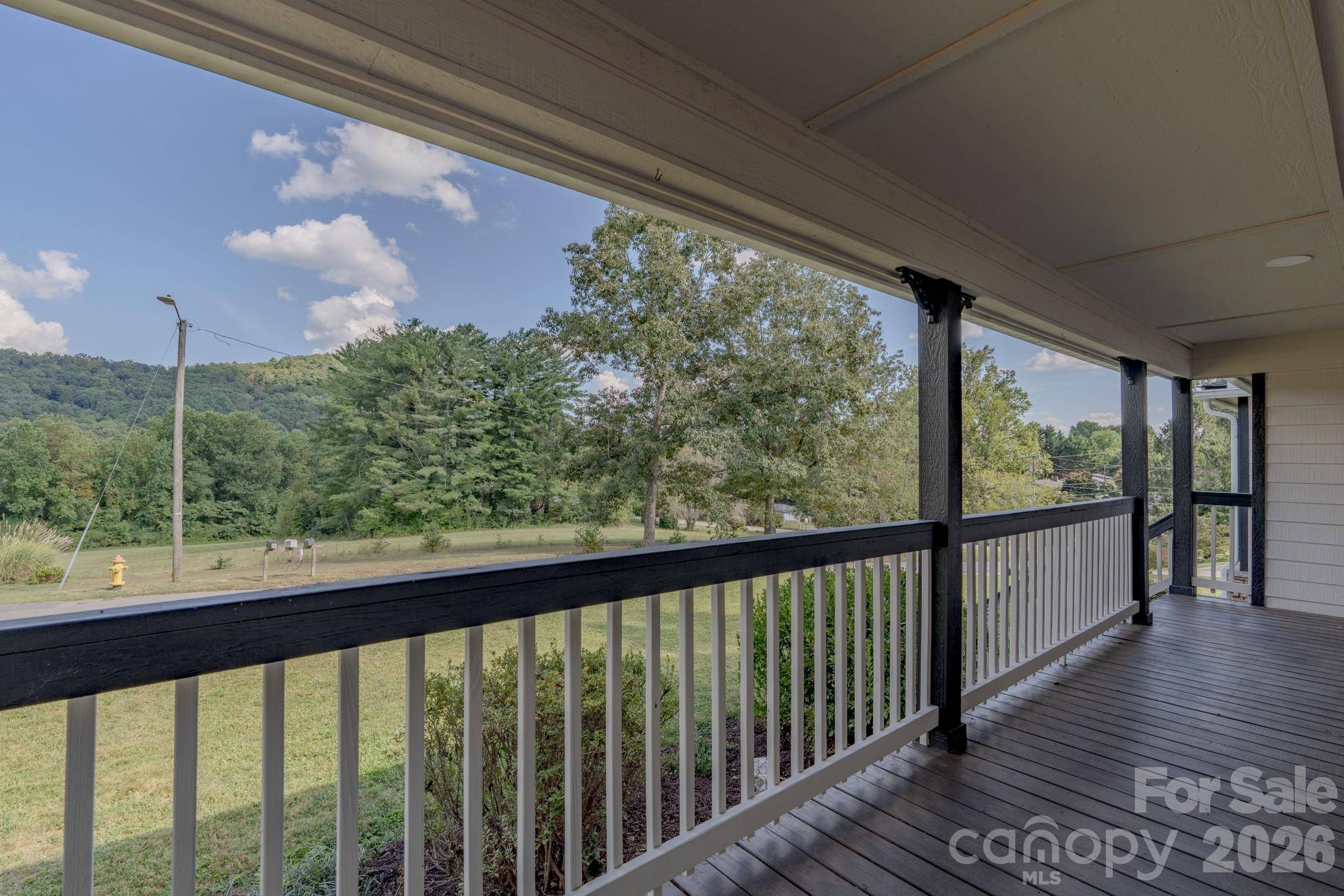 540 Old Haw Creek RD, Asheville, NC 28805