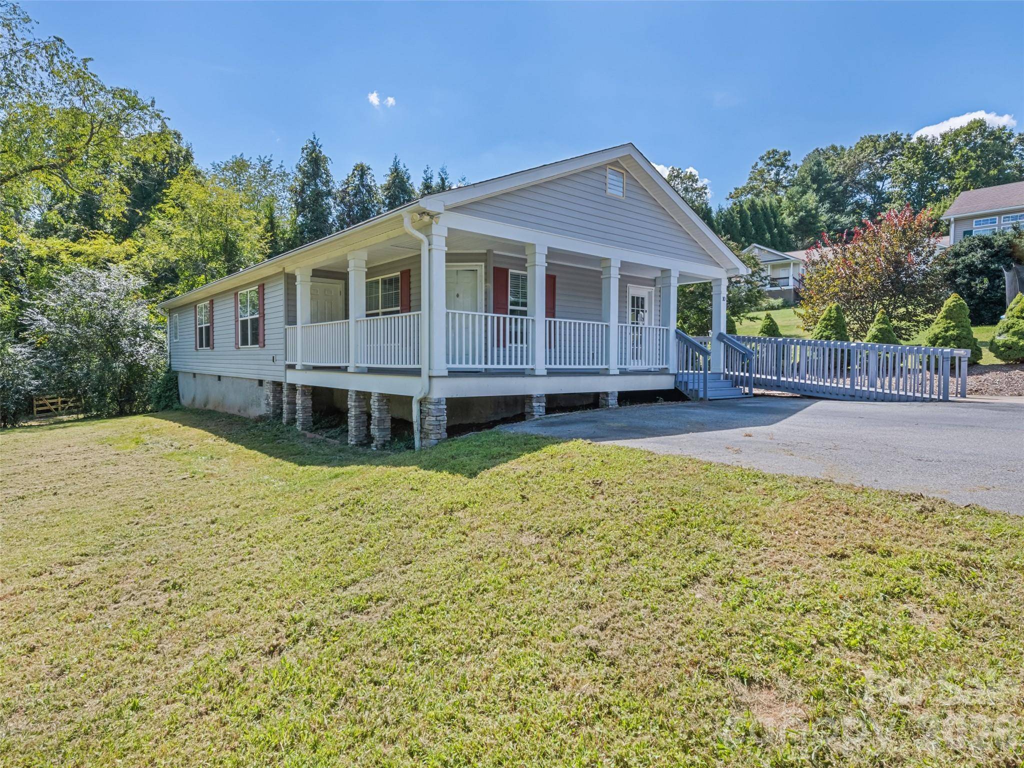 10 Enochs WAY, Fletcher, NC 28732