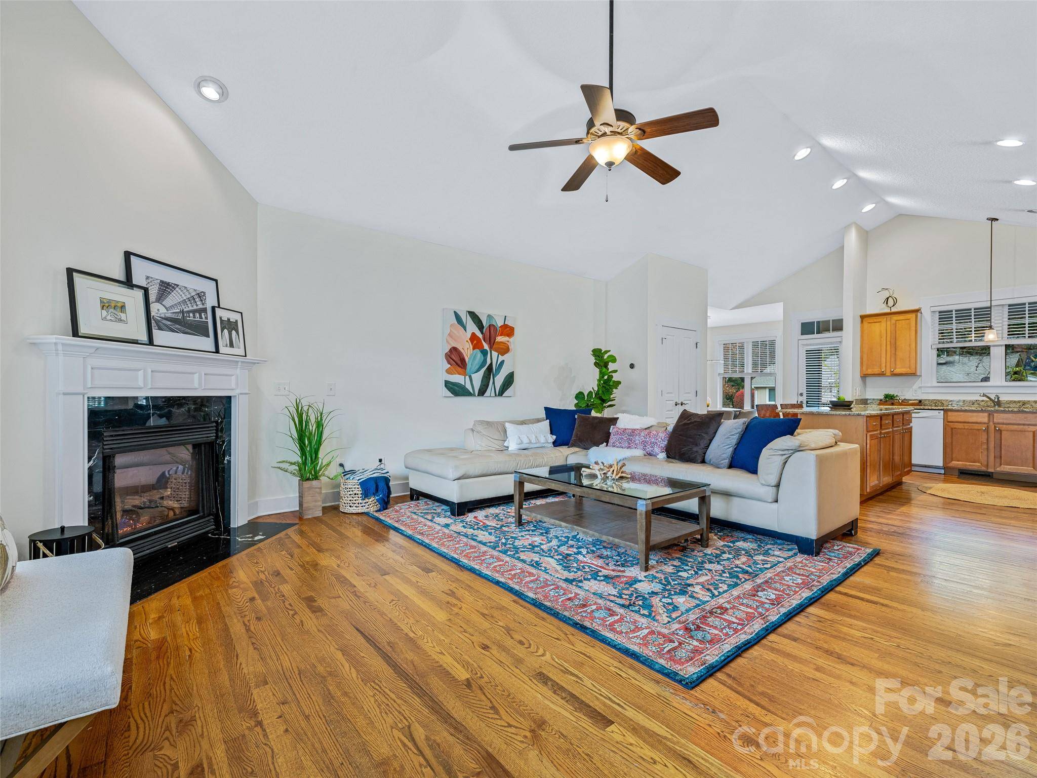 1 Craftsman CIR, Asheville, NC 28805