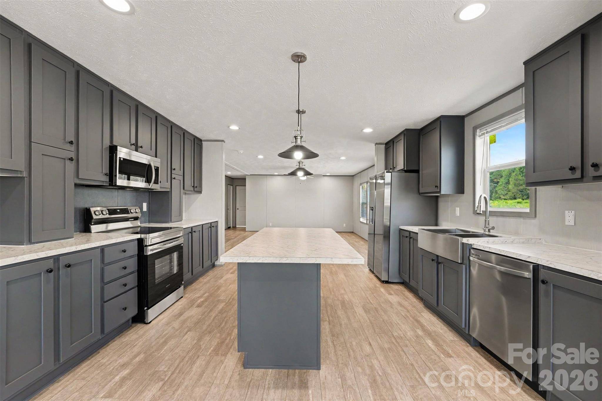 801 EagleView LN, Lawndale, NC 28090