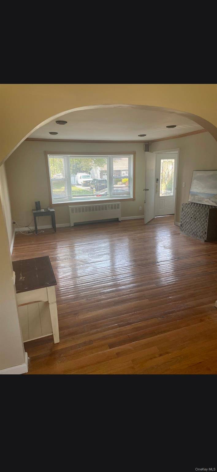 317 W 14th ST, Deer Park, NY 11729