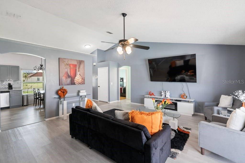 1012 KAREN RIDGE CT, Kissimmee, FL 34747