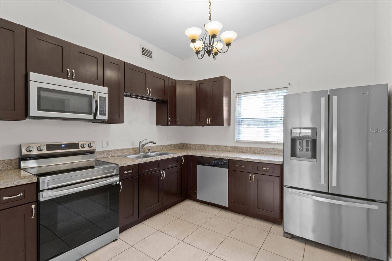 6711 DARTMOUTH AVE N, St Petersburg, FL 33710