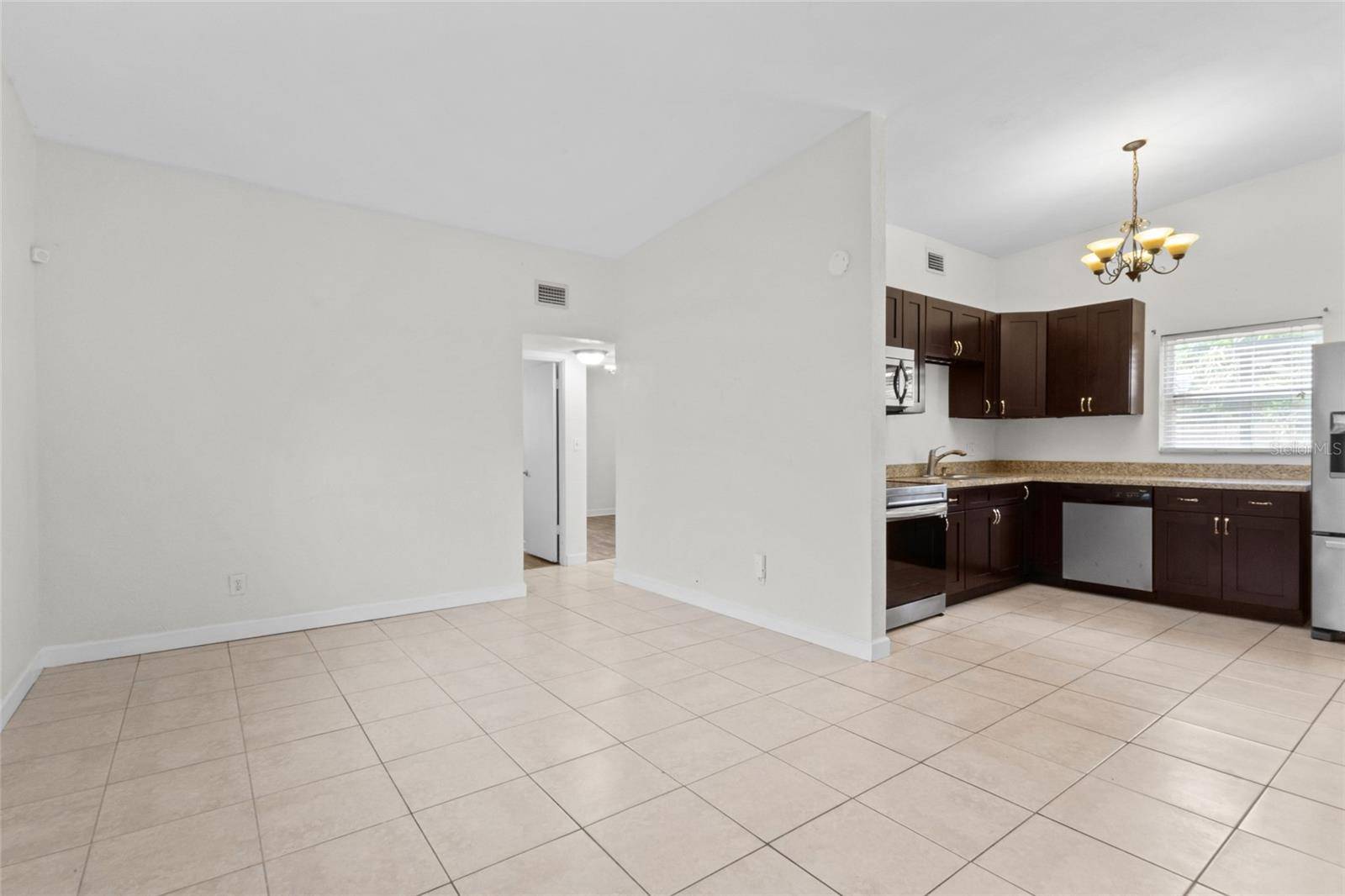 6711 DARTMOUTH AVE N, St Petersburg, FL 33710