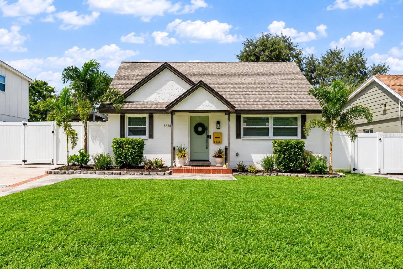 6660 27TH WAY N, St Petersburg, FL 33702