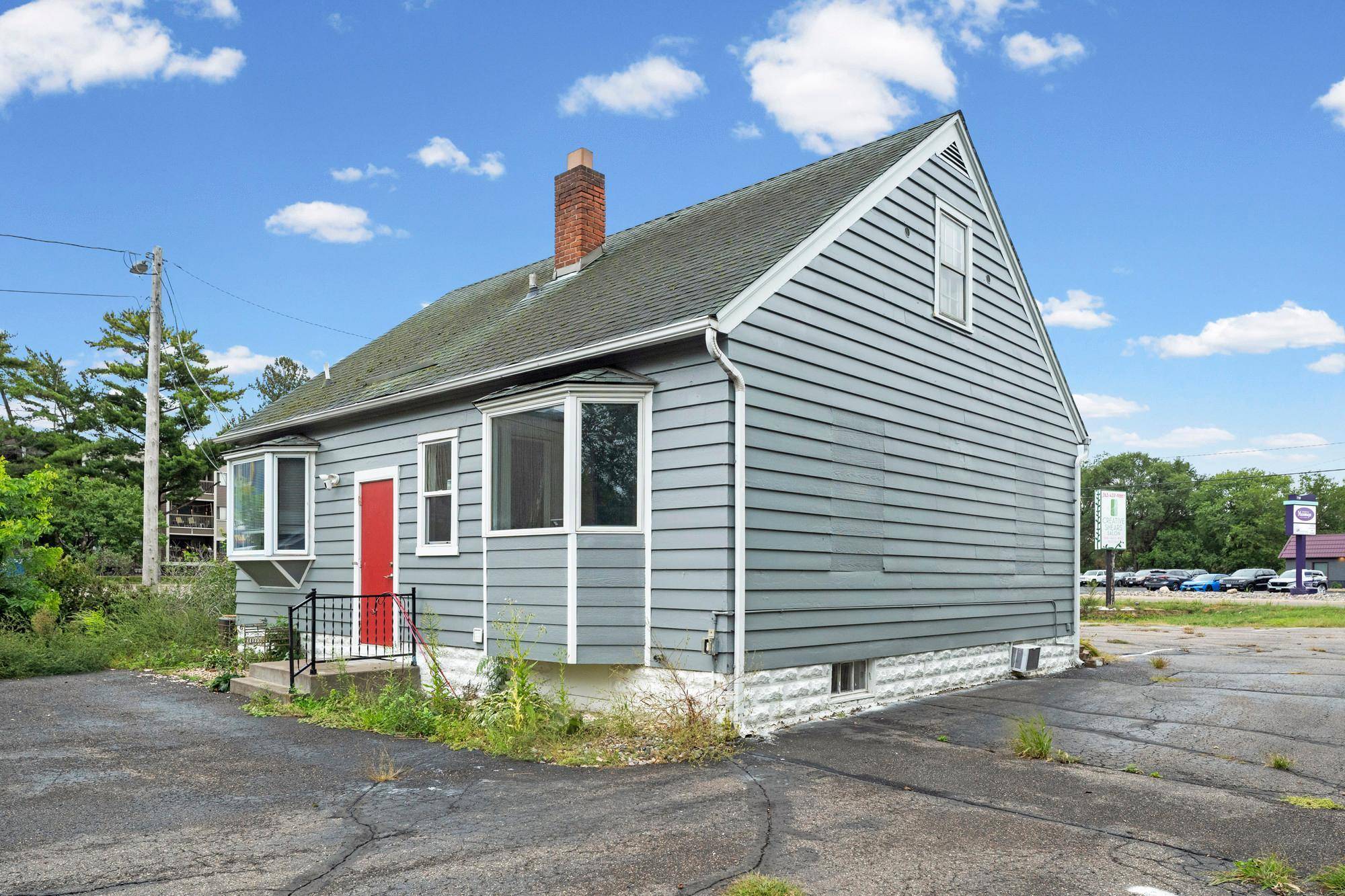 721 E River RD, Anoka, MN 55303