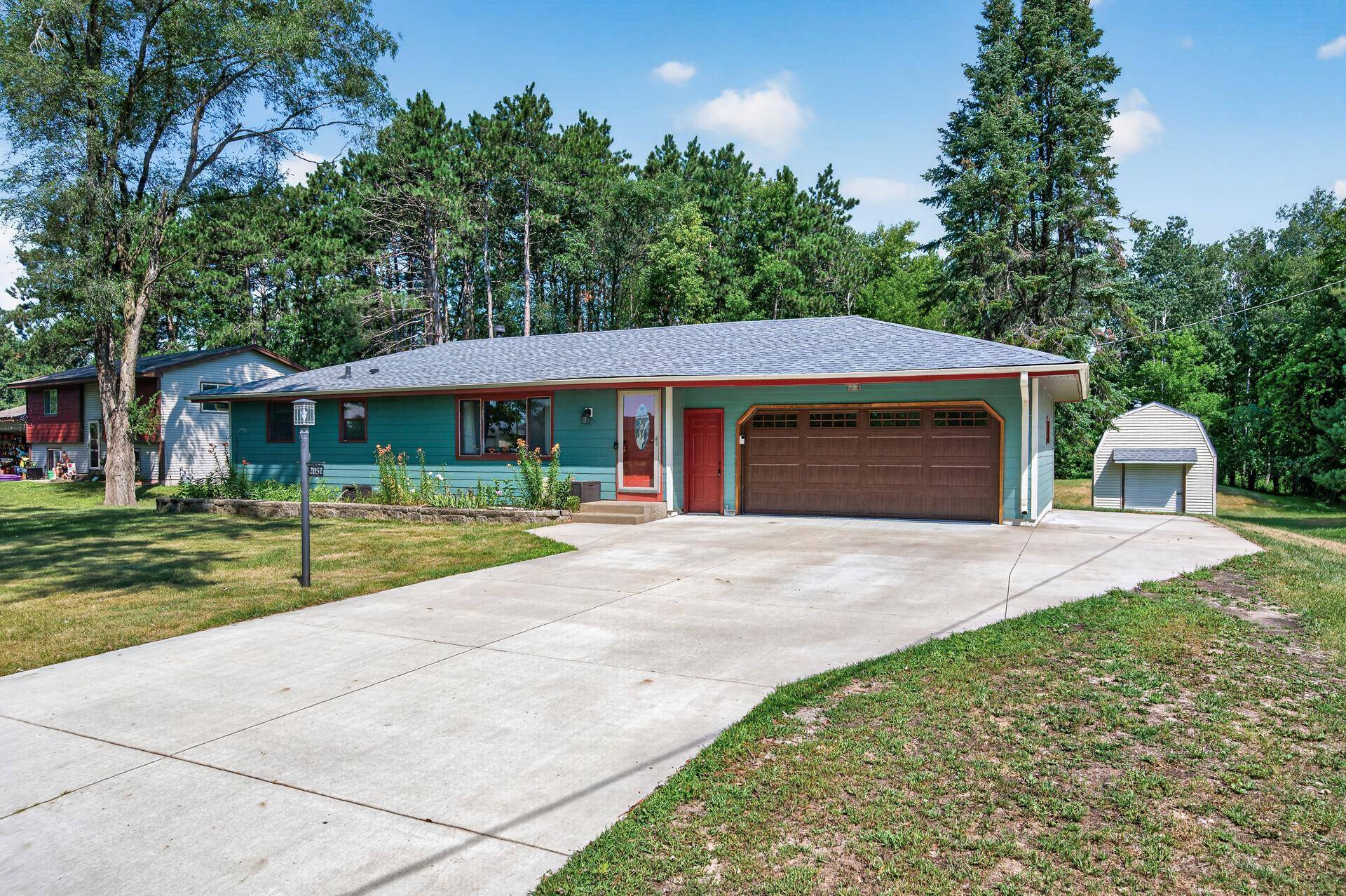 2051 Deerwood LN NE, Wyoming, MN 55092