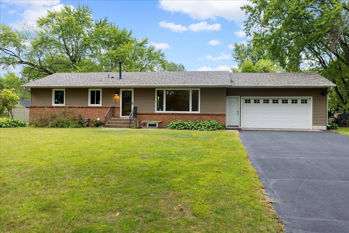 6101 Oak CIR, North Branch, MN 55056