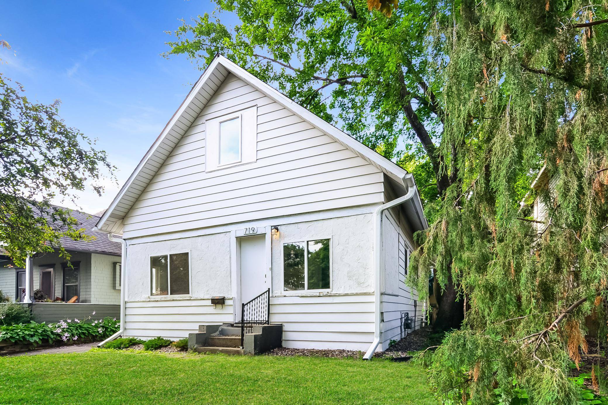 719 W 40th ST, Minneapolis, MN 55409